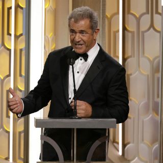 Mel Gibson presenta a su nueva pareja de 24 años