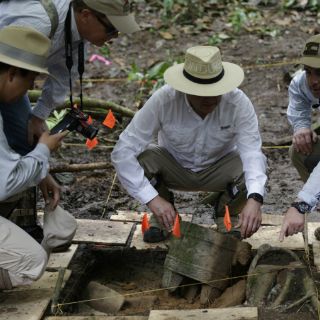 Arqueólogos extraen piezas de la Ciudad Blanca en Honduras