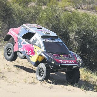 Sainz resiste al 'despertar' de Mini