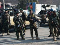 Las operaciones policiales continúan, y soldados acordonaron el sitio. AFP / N. Shirzada