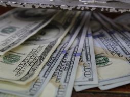 El billete verde se ofrece en un máximo de 18.38 pesos. EL INFORMADOR / ARCHIVO