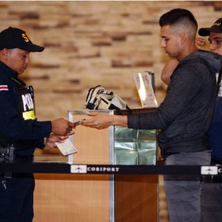 Cubanos ya están en Guatemala en camino a EU