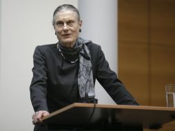 La presidenta del grupo, Ingeborg Berggreen-Merkel, presenta el balance de su trabajo y subraya la dificultad de la investigación. AP / M. Schreiber