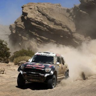 Al-Attiyah arrasa en etapa 11 en autos del Dakar