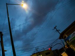 Hasta el momento tan sólo se han instalado alrededor de mil 500 luminarias de las 40 mil proyectadas. EL INFORMADOR / ARCHIVO