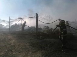 El incendio se registró de las 16:30 de este jueves en el cruce de Camino a la Llave y El Potrerito. ESPECIAL / Protección Civil