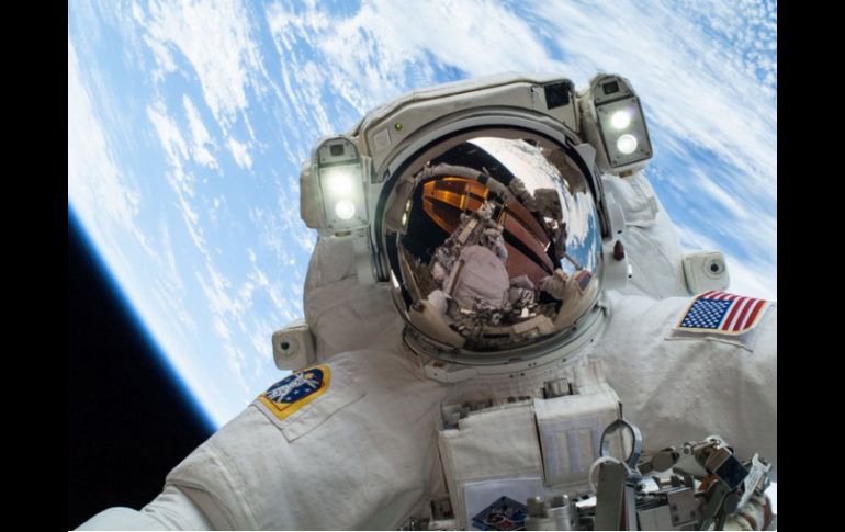 Luego de que entró agua al casco de uno de los trajes, la NASA suspendió la misión como medida de precaución. TWITTER / @nasa