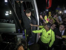 En medio de un fuerte dispositivo de seguridad, los americanistas llegaron a la Perla Tapatía. EL INFORMADOR / F. Atilano