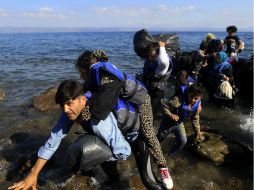 Grecia estuvo a punto de abandonar la UE por aceptar a los refugiados que ingresan al continente por la isla de Lesbos. EL INFORMADOR / ARCHIVO