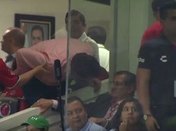 La Comisión de Árbitros lamenta y reprueba los hechos violentos sucedidos en el partido entre Veracruz y Leon. YOUTUBE / FutTVMex Internacional