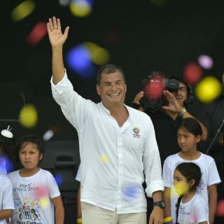 Correa destaca logros al cumplir nueve años de gobierno