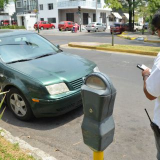 Burócratas tapatíos deben 6 MDP en multas