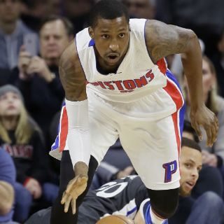 Pistons vapulean a Golden State, pese a 38 puntos de Curry