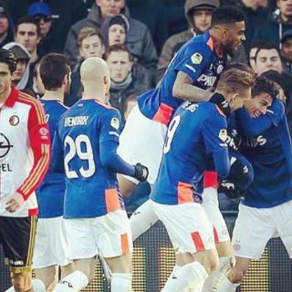 Moreno celebra cumpleaños con triunfo del PSV