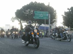 La caravana de la décimo séptima edición del Encuentro Internacional de Motociclismo se realizó este domingo. EL INFORMADOR / A. Camacho