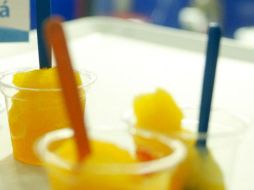 En 2015, la Fundación Pies Secos, apoyó a mil 400 mujeres con un puesto temporal para la produccción de nieve. EL INFORMADOR / ARCHIVO