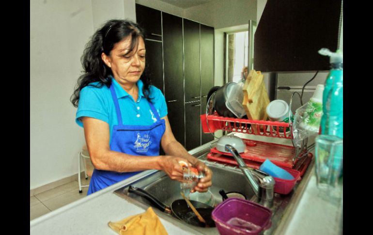 Actualmene siete mujeres se dedican a limpiar casas ajenas mientras sus dueños no están. EL INFORMADOR / E. Barrera