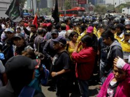 Otro grupo de manifestantes va hacia Plaza de la Constitución. SUN / ARCHIVO