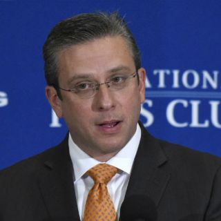 Puerto Rico eleva su previsión de déficit financiero en cinco años