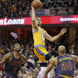Warriors apalea a Cavaliers