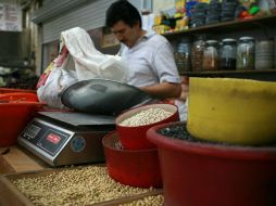 El dólar caro provocó que el precio de importación de productos como frijol, arroz y lenteja se disparara hasta 44%. EL INFORMADOR / ARCHIVO