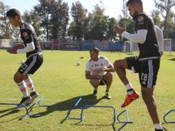 Para el defensa, salir como campeón defensor es una motivación. TWITTER / @Chivas