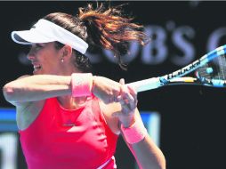 Garbiñe Muguruza, de España, celebra un punto contra Anett Kontaveit, de Estonia. EFE / D. Crosling