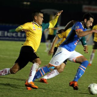 Cruz Azul desaprovecha superioridad y cae ante Venados