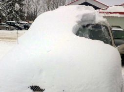 El hombre manifestó que estaba demasiado viejo y débil para retirar la nieve del vehículo. AP / R. Nesbitt