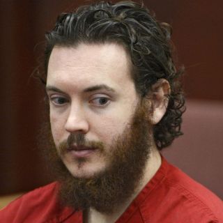 Atacante de cine en Colorado es transferido de prisión