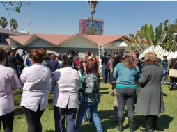 Empleados y pacientas del DIF, en La Normal, evacuaron las instalaciones ante la alerta de sismo. TWITTER / @difjalisco