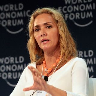 Falso, desacato de Angélica Fuentes por no entregar a hijas: representantes