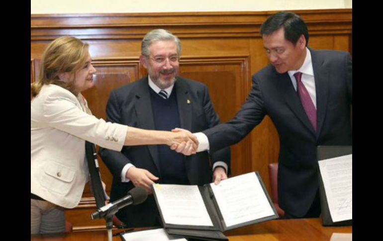 Este jueves, el Poder Judicial acordó con la Segob y la PGR las últimas etapas para que el modelo entre en vigor. TWITTER / @PGR_mx