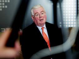 El enviado de la UE para el proceso de paz de Colombia, Eamon Gilmore. EFE / L. Muñoz