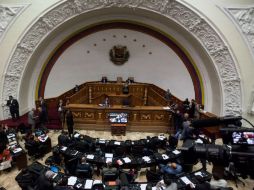 El decreto que propuso Maduro le daría facultades por 60 días de disponer recursos especiales para atender los gastos fiscales. EFE / M. Gutiérrez