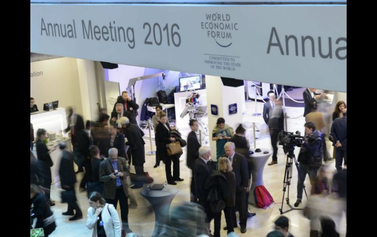 Un total de cuatro mil 500 militares suizos vigilan la sede del Foro Económico. EFE /  E. Lauren