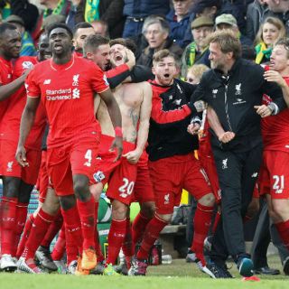 Liverpool gana terreno del Norwich