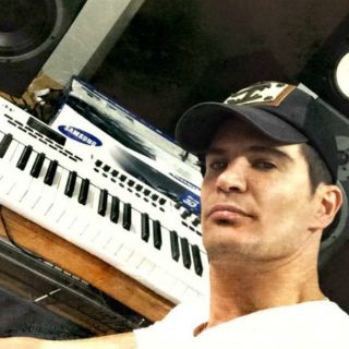 Julio Camejo y Mariana Seoane alistan nuevo tema