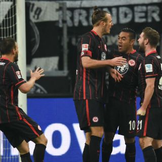 Marco Fabián debuta con el 'pie derecho' en Bundesliga