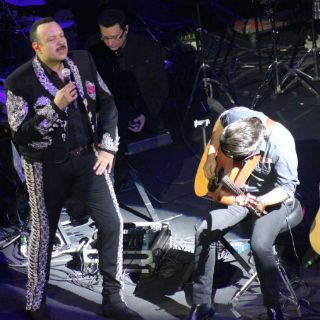 Pepe Aguilar recuerda a Joan Sebastian en la Feria de León