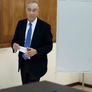 Rebelo de Sousa gana las presidenciales lusas, según sondeos
