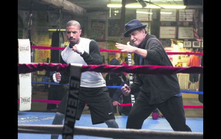 Fotograma de la cinta 'Creed: Corazón de Campeón', que significa el resurgimiento de una leyenda del box. ESPECIAL / Warner Bros. Pictures