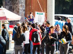 Visitantes del bosque hicieron largas filas para apoyar la causa. EL INFORMADOR / P. Franco