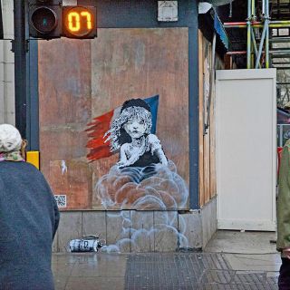 Nuevo grafiti de Banksy aparece en la embajada francesa en Londres