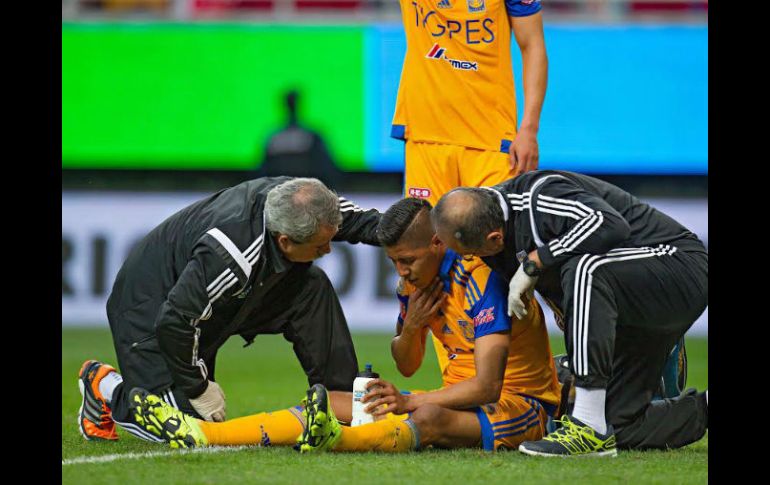 El zaguero quedaría fuera en lo que tarda su proceso de recuperación. MEXSPORT / S. Molina