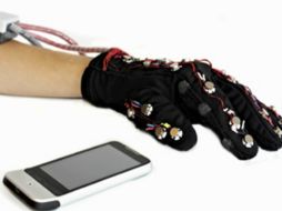 El material semielectrónico está fabricado en base a nanotubos de carbono. ESPECIAL /