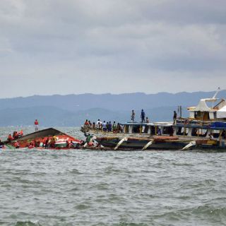 Al menos 13 personas murieron tras naufragio en Malasia