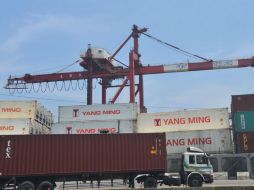 Según datos de la Organización Mundial de Comercio, a noviembre de 2015, las exportaciones han disminuido 11.1%. AFP / ARCHIVO