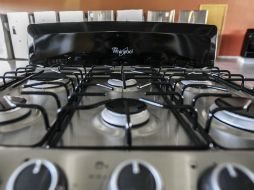 Uno de los beneficios es la reducción de quemaduras que se tiene con una estufa normal. EL INFORMADOR / ARCHIVO