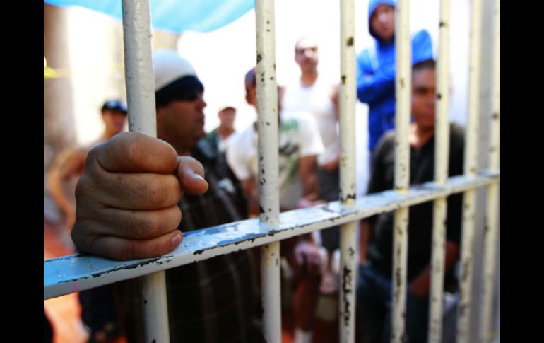 La falta de personal hace que sea imposible controlar motines y otros episodios violentos en las cárceles. EL INFORMADOR / ARCHIVO